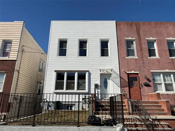 $3,100 | 2857 Lawton Avenue | Throgs Neck