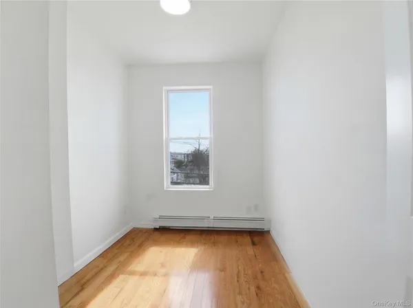 $3,100 | 2857 Lawton Avenue | Throgs Neck