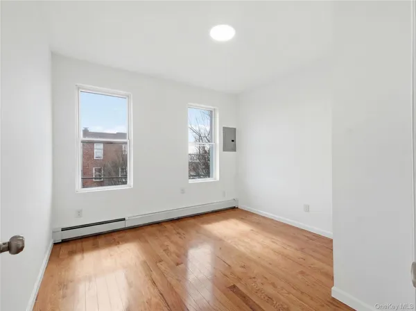 $3,100 | 2857 Lawton Avenue | Throgs Neck
