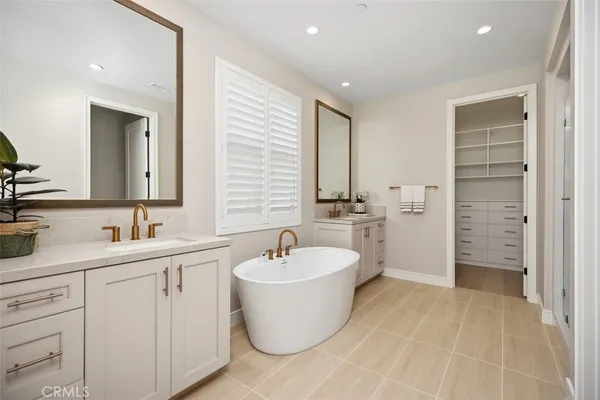 $3,288,000 | 142 Sabbia, Irvine, CA 92602