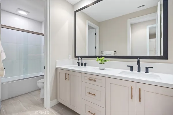 $3,288,000 | 142 Sabbia, Irvine, CA 92602