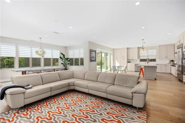 $3,288,000 | 142 Sabbia, Irvine, CA 92602