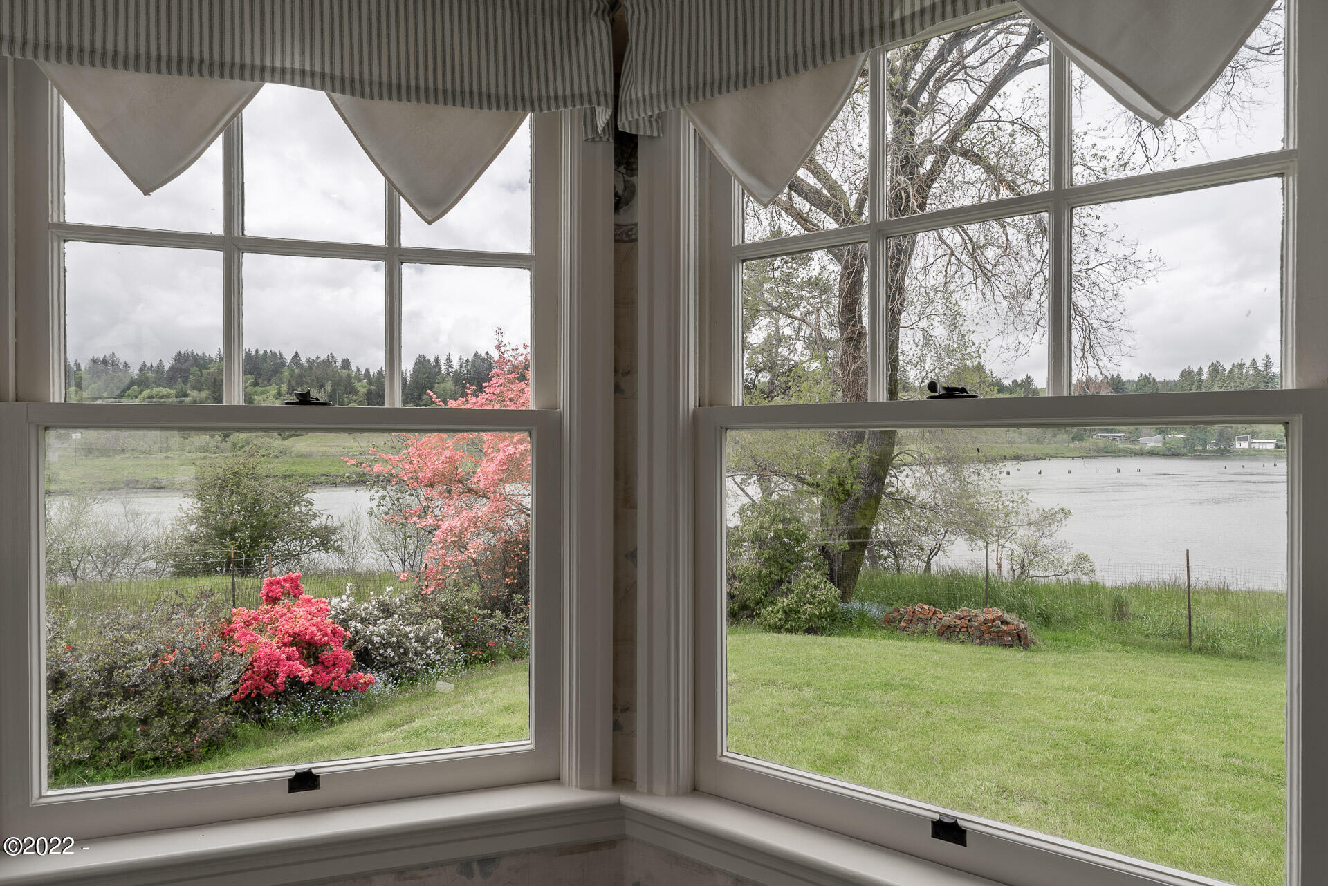 1130 Southeast River Road Toledo, OR 97391 - Photo 26 of 58 DSC05399-HDR