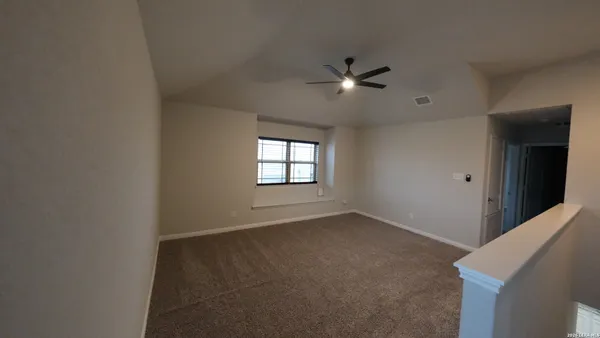 $2,100 | 10335 Midsummer, Converse, TX 78109