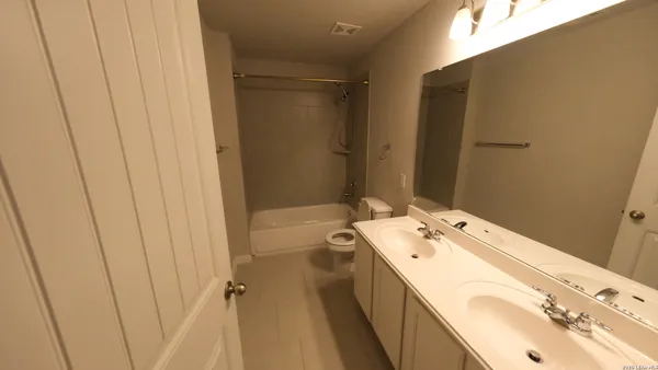 $2,100 | 10335 Midsummer, Converse, TX 78109