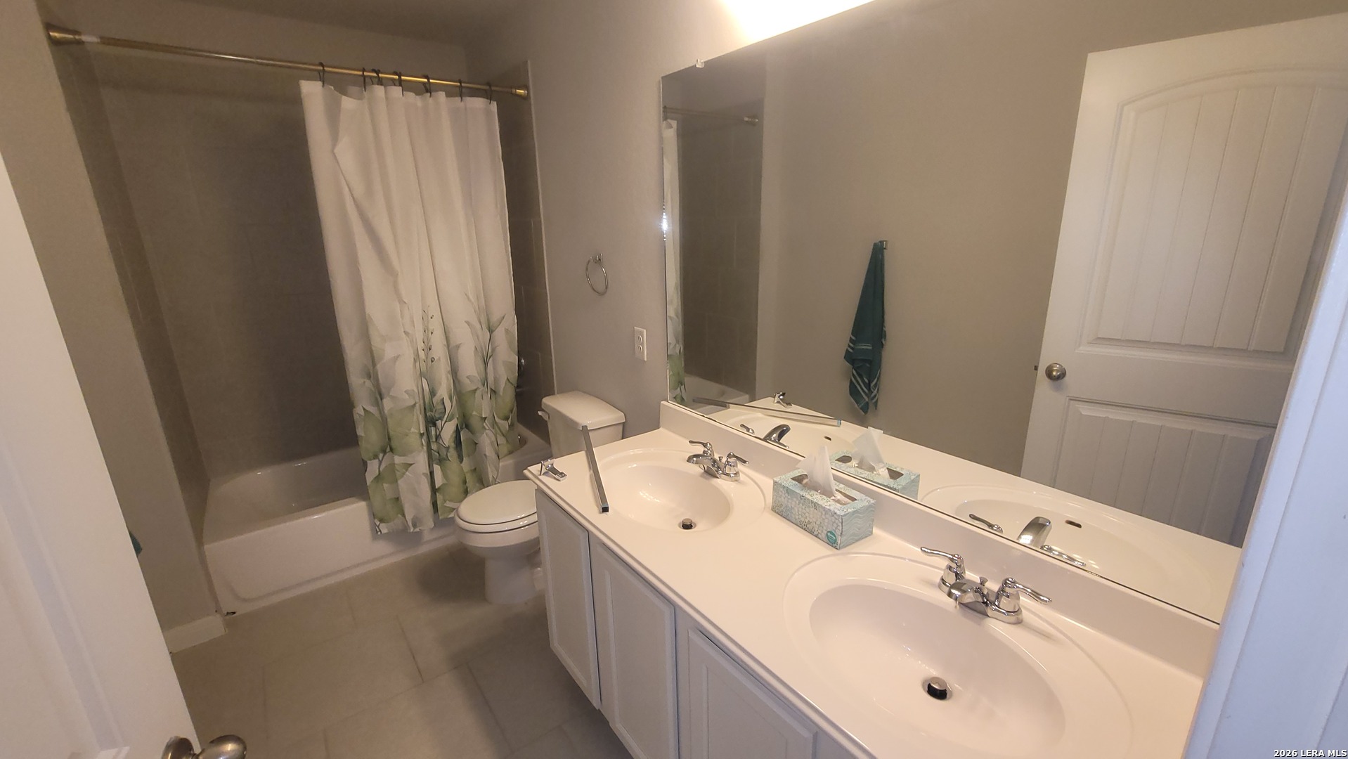 10335 Midsummer Converse, TX 78109 - Photo 3 of 15