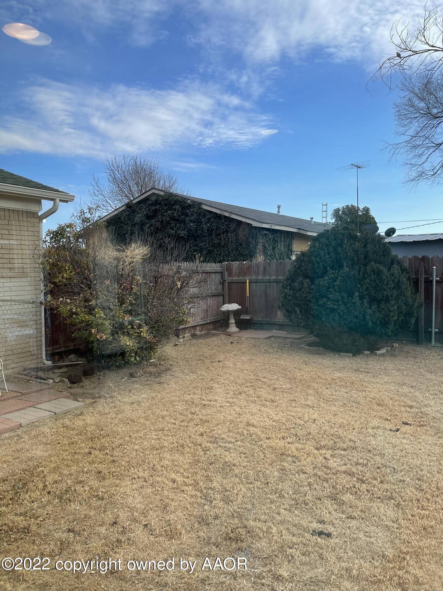 810 Ave Q Sunray, TX 79086 - Photo 27 of 29 a backyard of a house