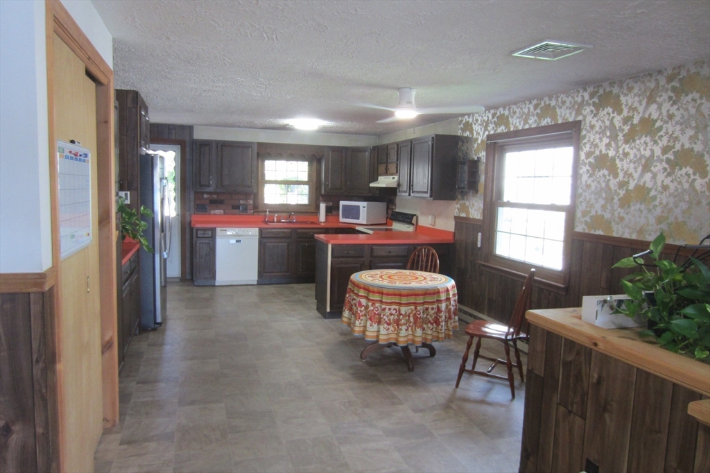 274 Killdeer Road Webster, MA 01570 - Photo 15 of 32 Gallery Image 15