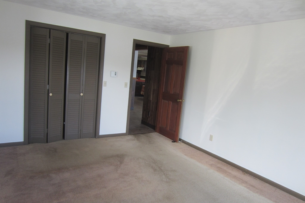 274 Killdeer Road Webster, MA 01570 - Photo 18 of 32 Gallery Image 18