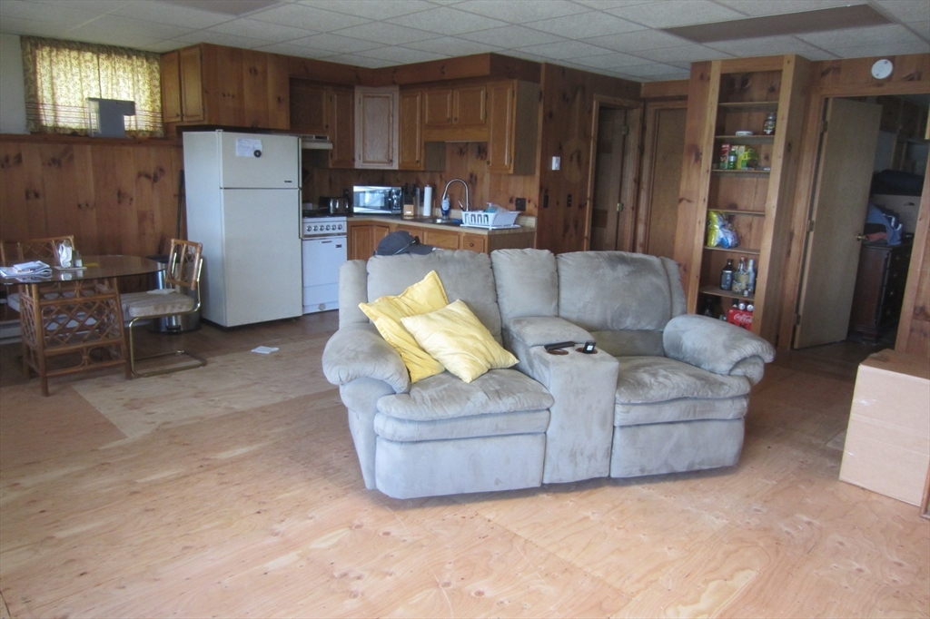 274 Killdeer Road Webster, MA 01570 - Photo 22 of 32 Gallery Image 22