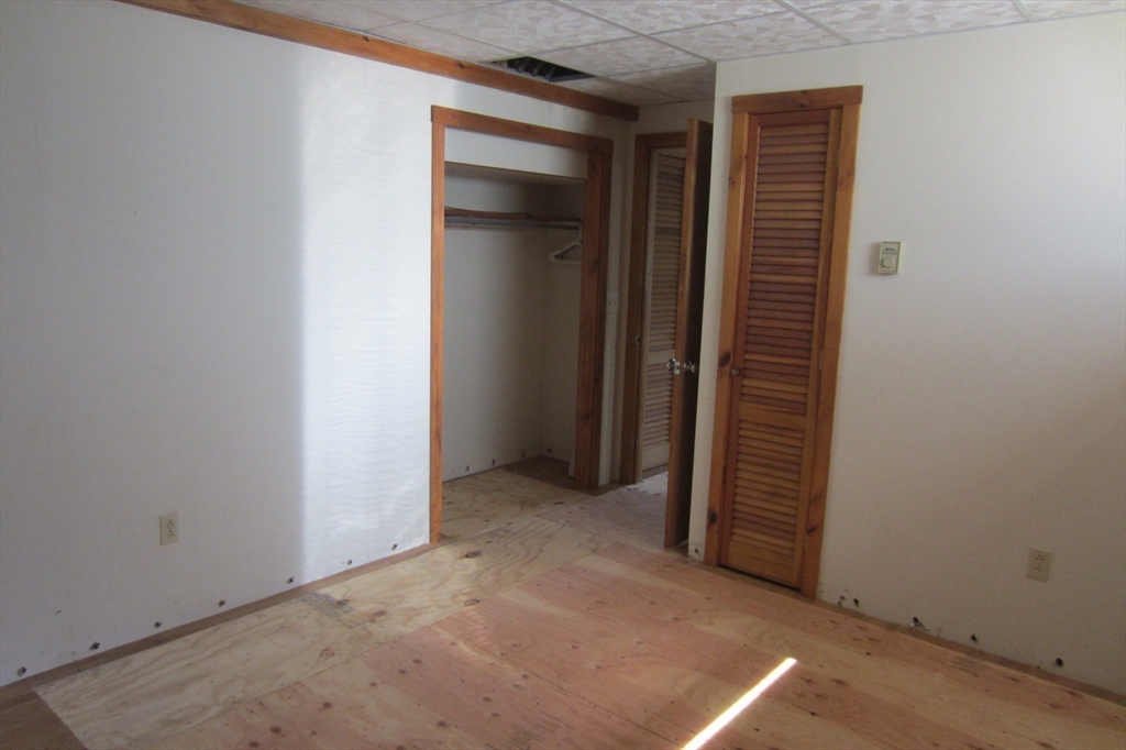 274 Killdeer Road Webster, MA 01570 - Photo 27 of 32 Gallery Image 27