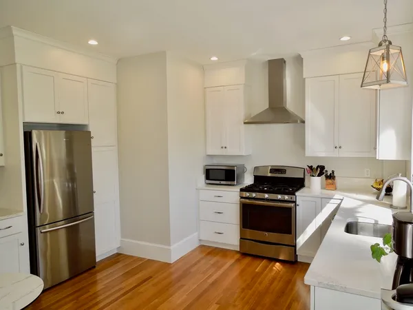 $2,750 | 9 Brewster Street, Unit 1, Plymouth, MA 02360