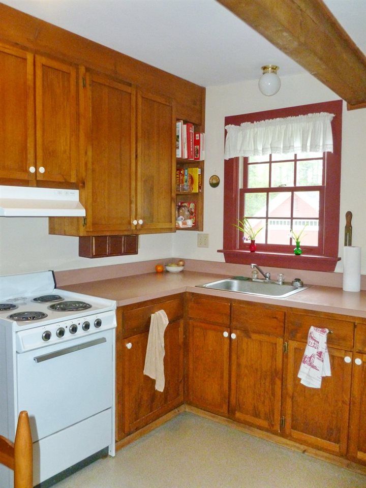 158 Quebec Road Lyman, NH 03585 - Photo 9 of 40