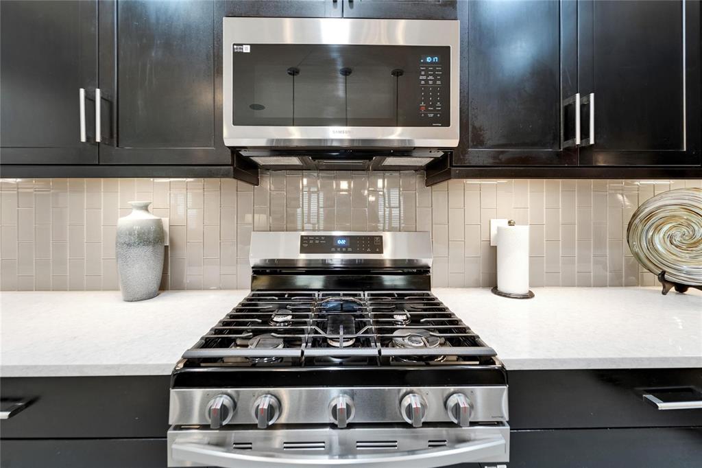 6127 Colmar Place Apollo Beach, FL 33572 - Photo 42 of 72 a stove top oven sitting inside of a kitchen