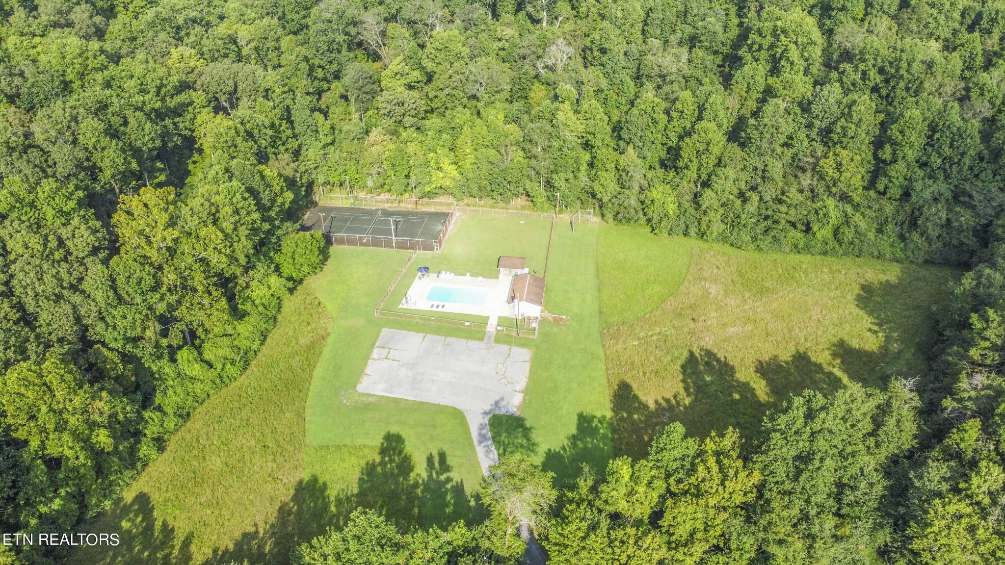 738 Bluff Pointe Road Harriman, TN 37748 - Photo 19 of 20 Gallery Image 19
