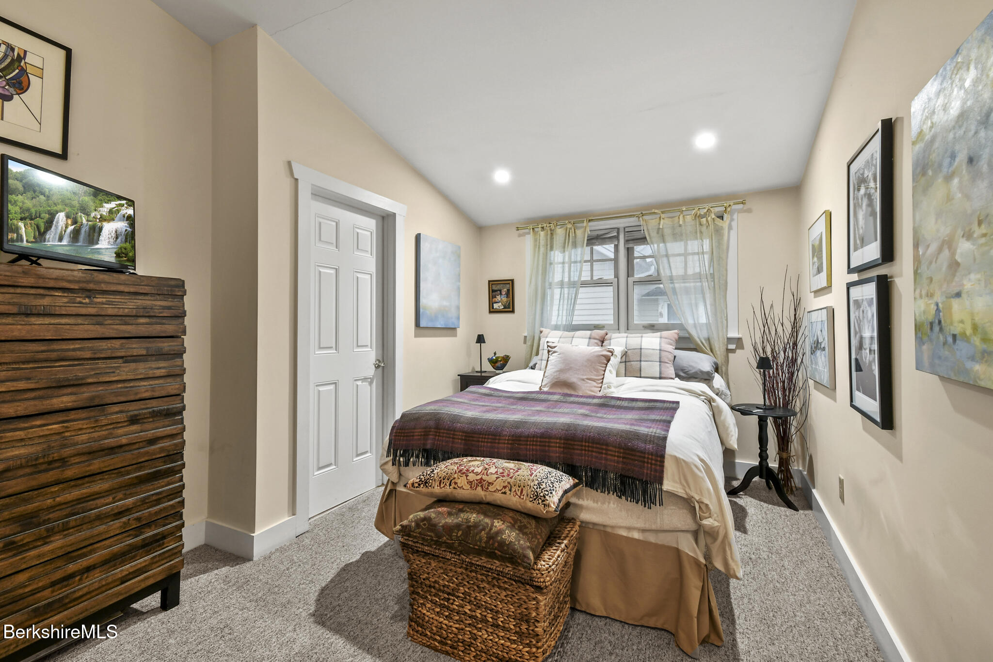 Undisclosed Address Lenox, MA 01240 - Photo 12 of 25 34 Church St U2A Lenox MA 01240-done-002