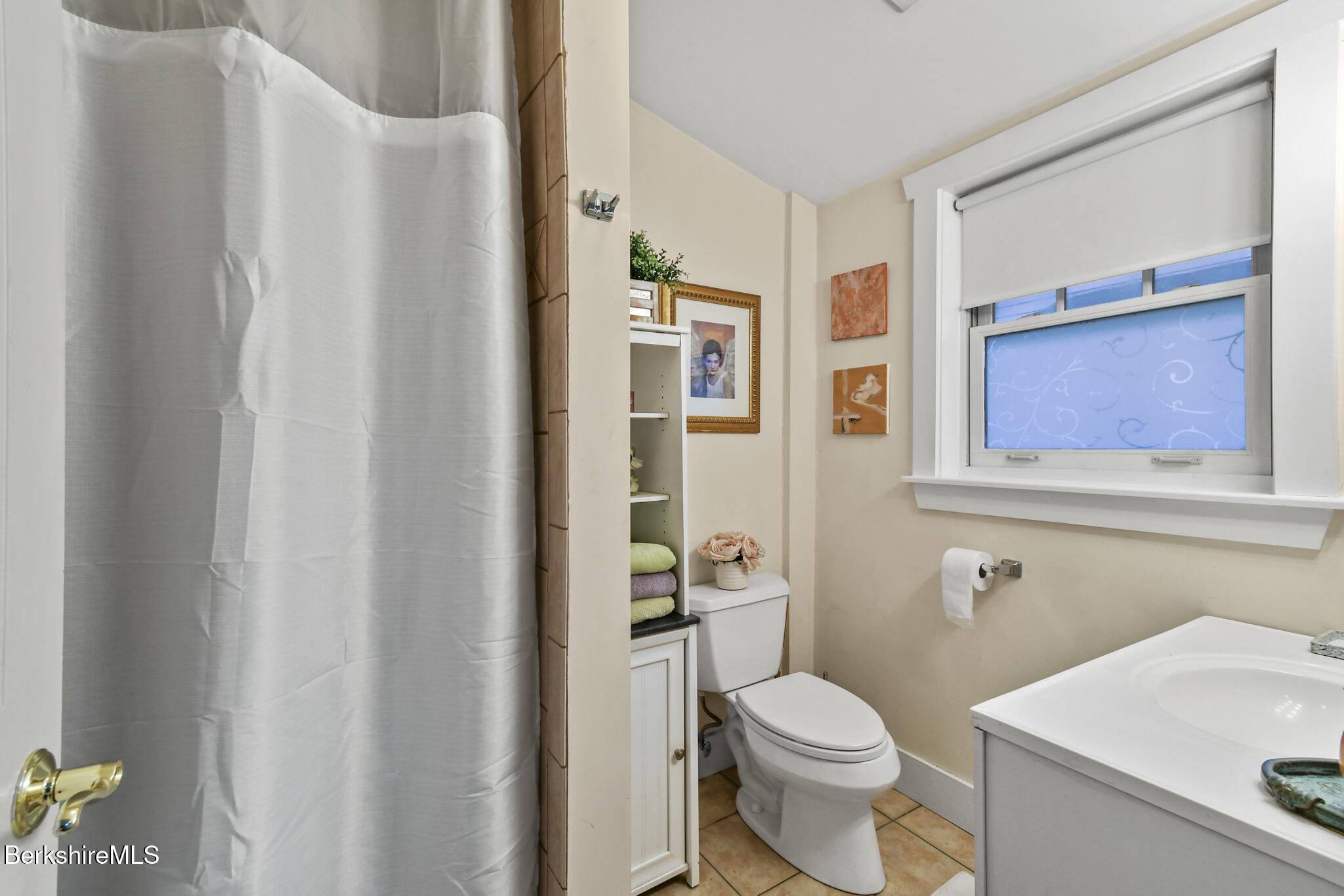 Undisclosed Address Lenox, MA 01240 - Photo 13 of 25 34 Church St U2A Lenox MA 01240-done-003