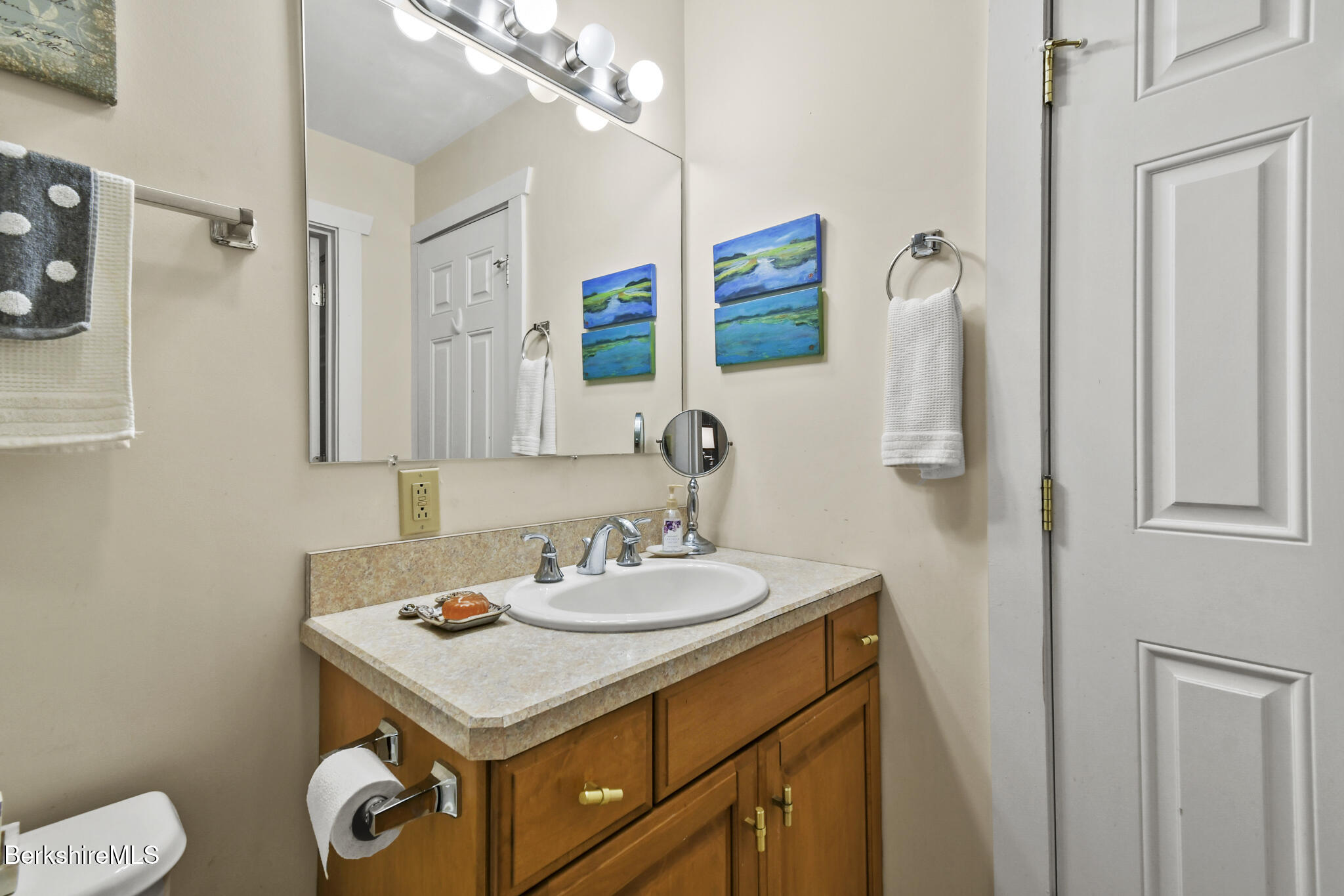 Undisclosed Address Lenox, MA 01240 - Photo 17 of 25 34 Church St U2A Lenox MA 01240-done-007