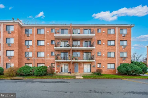 $259,900 | 6706 James Lee Street, Unit 350, Falls Church, VA 22042