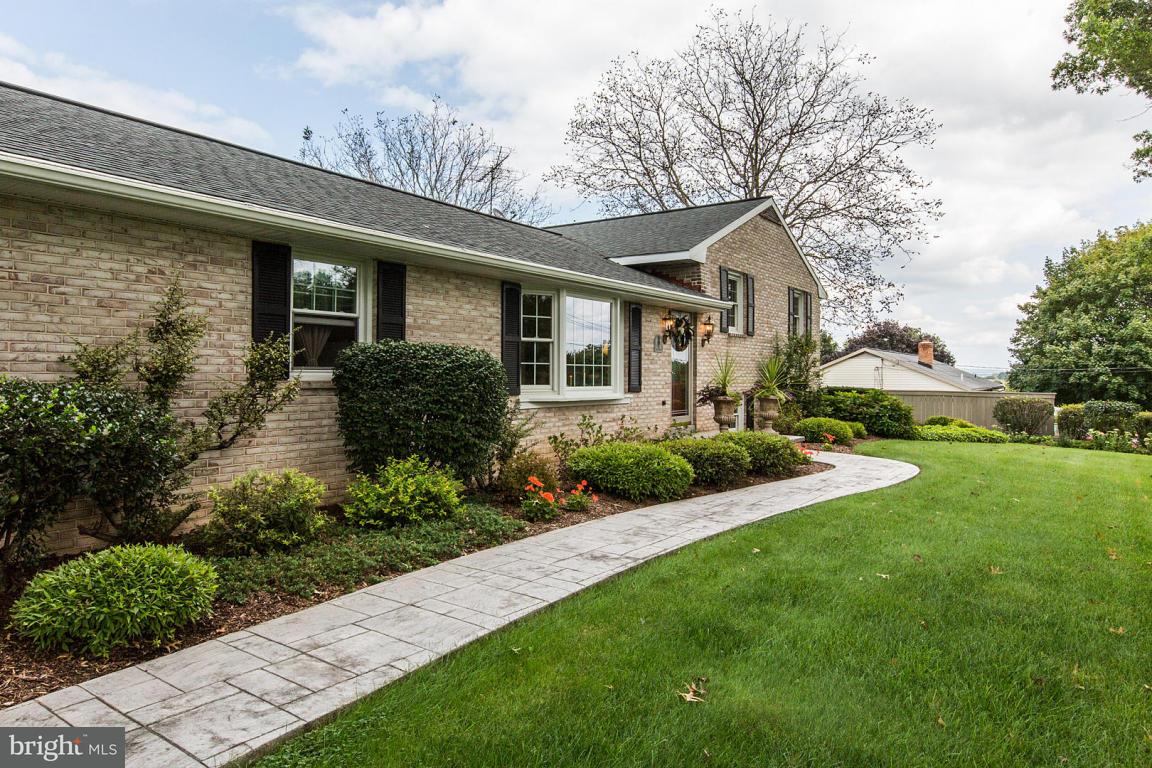 811 Lincoln Road Lititz, PA 17543 - Photo 4 of 78