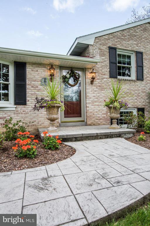 811 Lincoln Road Lititz, PA 17543 - Photo 5 of 78