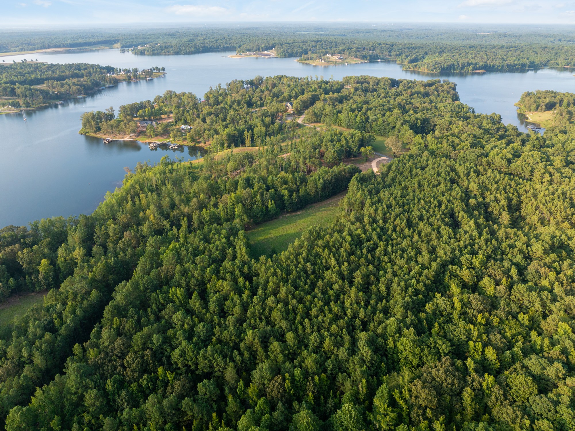 890 Kyle Road Huntingdon, TN 38344 - Photo 24 of 29 a view of a lake with a city