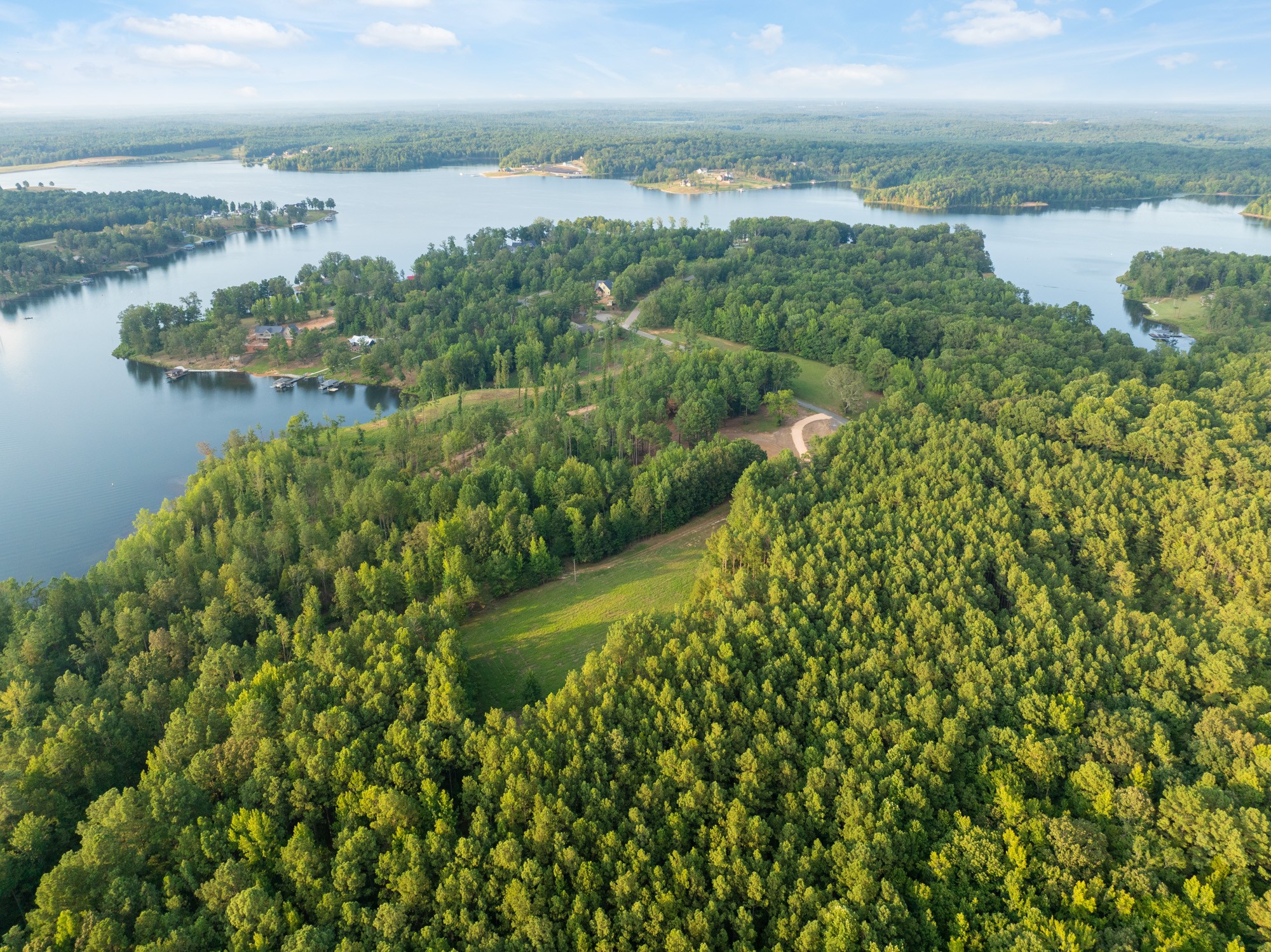 890 Kyle Road Huntingdon, TN 38344 - Photo 9 of 29 a view of a lake with a city