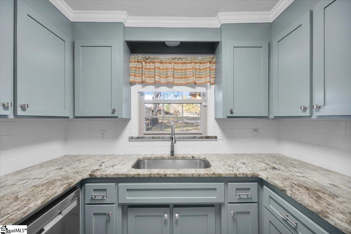 104 Carolina Avenue Easley, SC 29640 - Photo 9 of 35