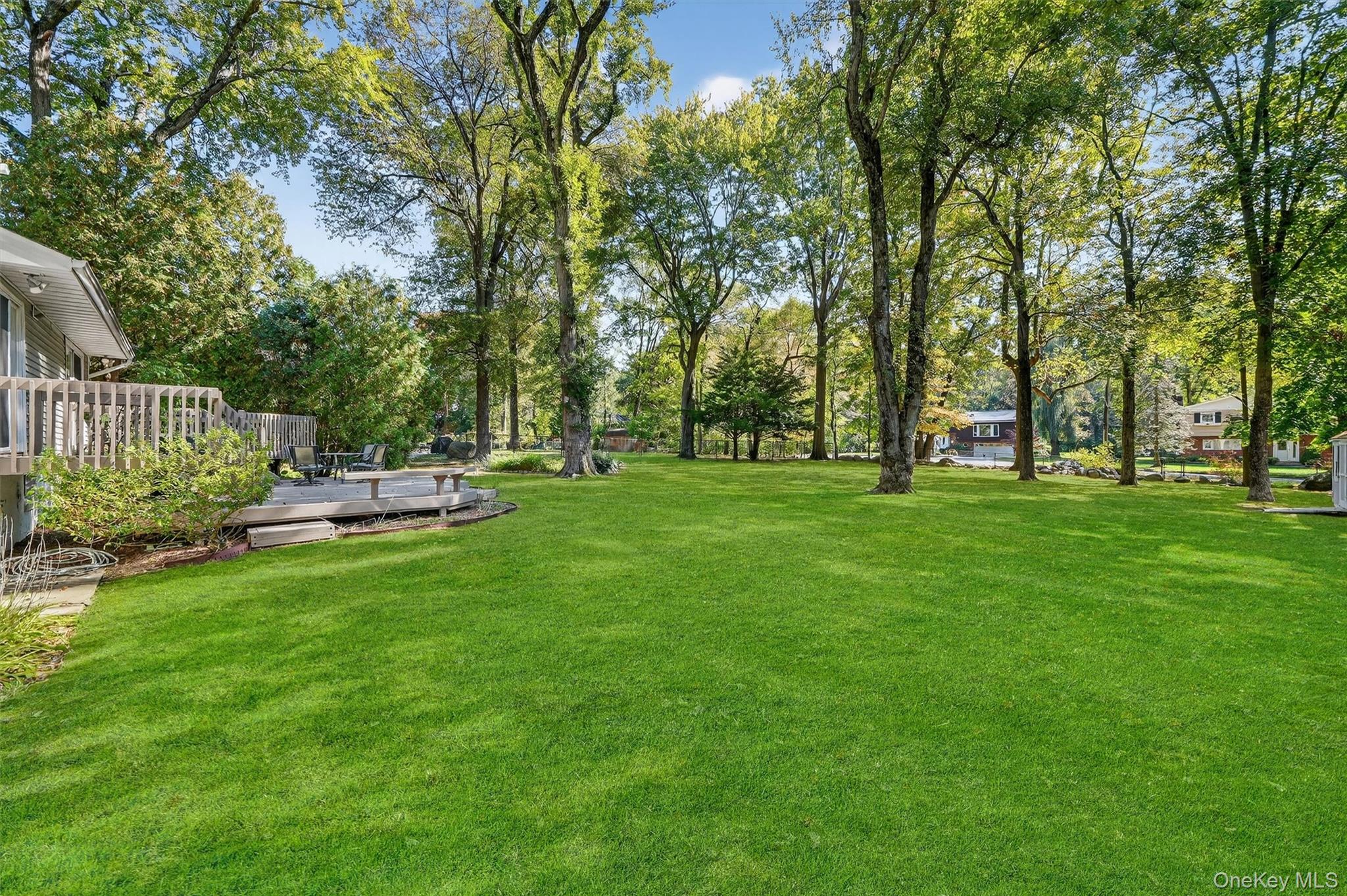 24 Whitewood Road White Plains, NY 10603 - Photo 9 of 49