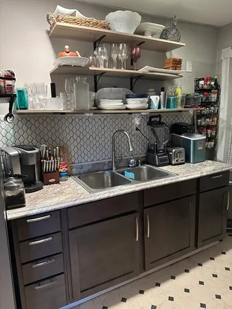 $1,200 | 52 Warner Street, Springfield, MA 01108