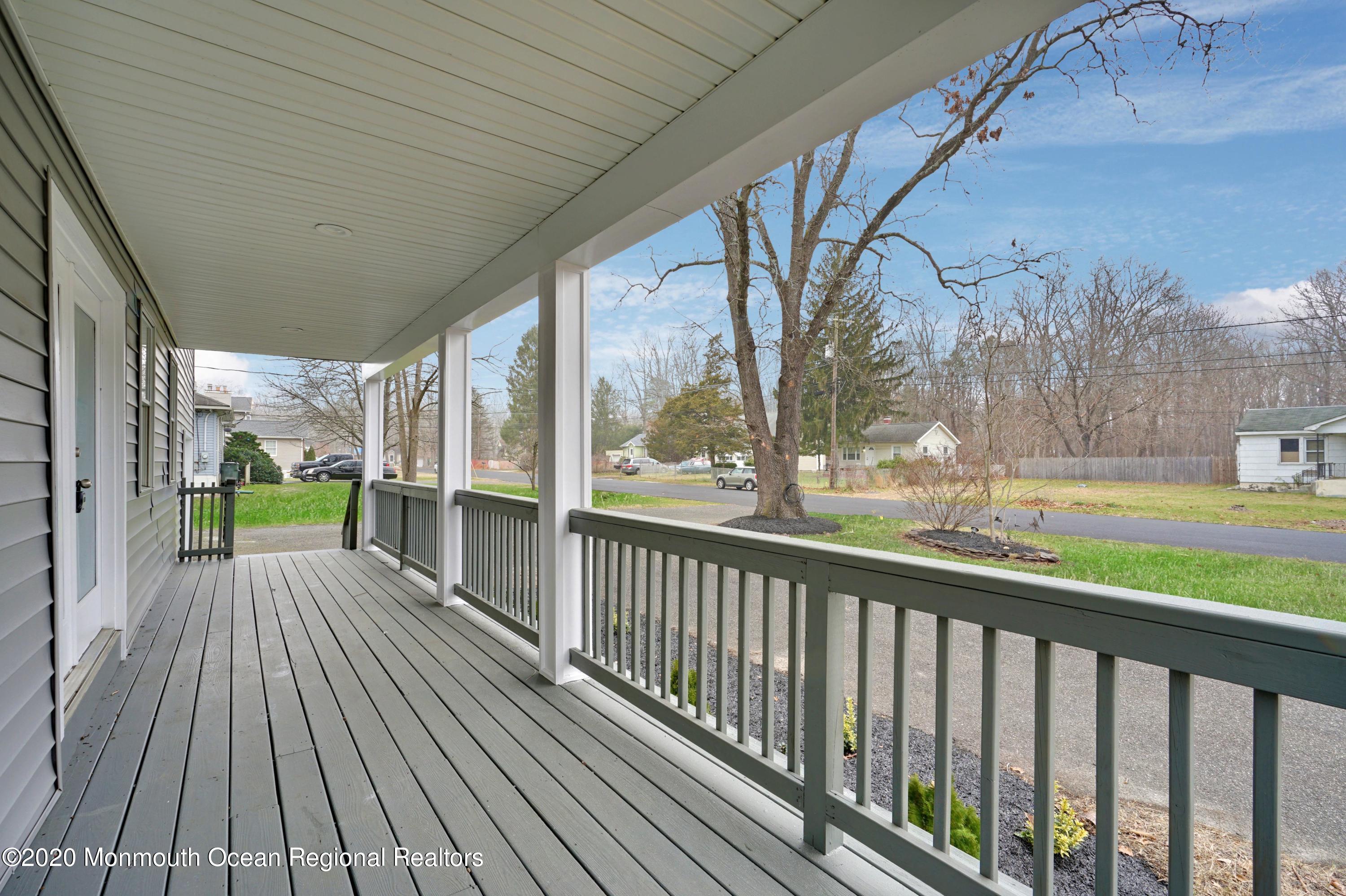 17 Helen Avenue Howell, NJ 07731 - Photo 5 of 67 011_dsc00497-dsc00501_1