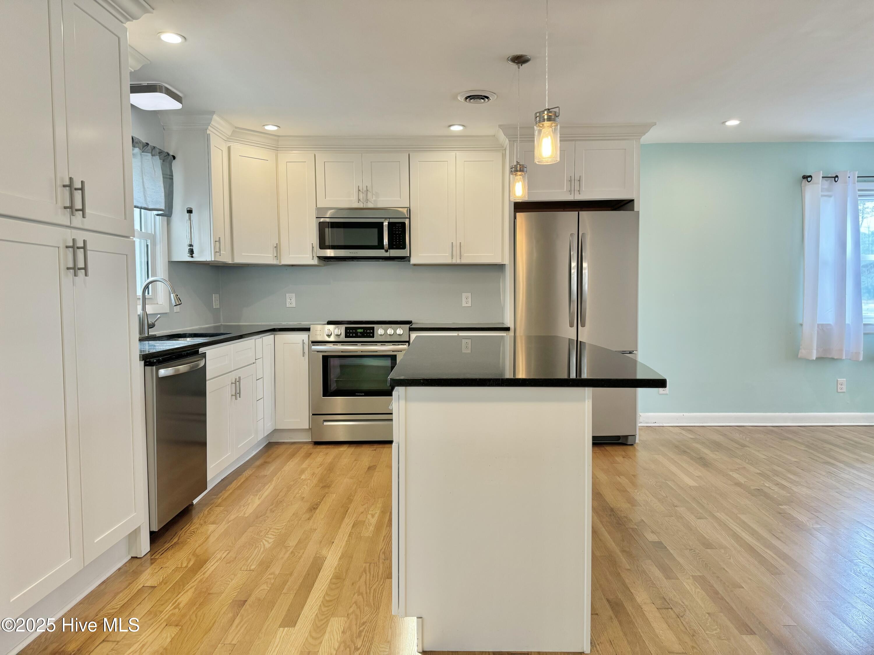 3929 Masonboro Loop Road Wilmington, NC 28409 - Photo 21 of 56 Kitchen