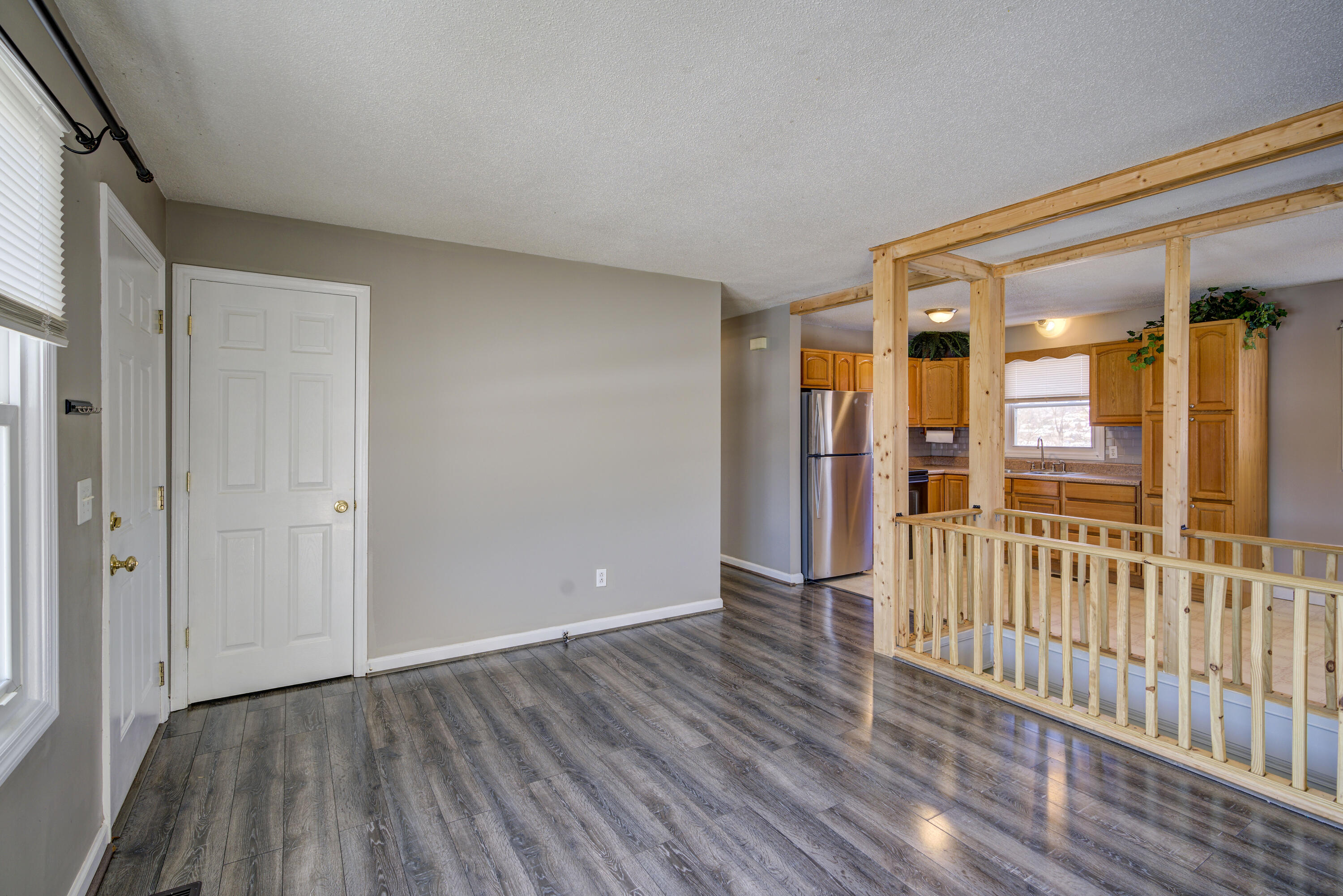 1500 Ben Gamble Road Jonesborough, TN 37659 - Photo 15 of 40 LIVING ROOM