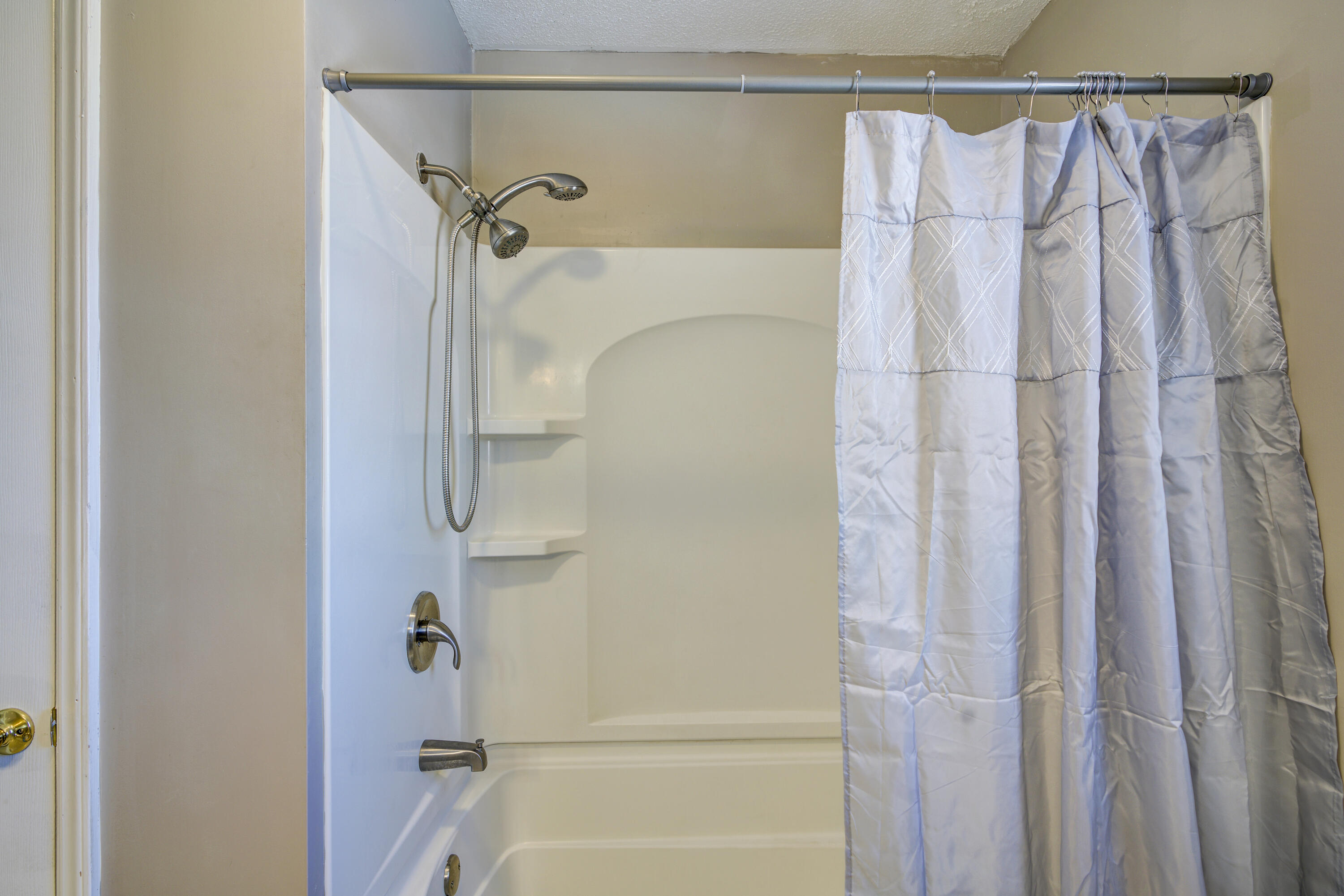 1500 Ben Gamble Road Jonesborough, TN 37659 - Photo 23 of 40 UPSTAIRS BATH