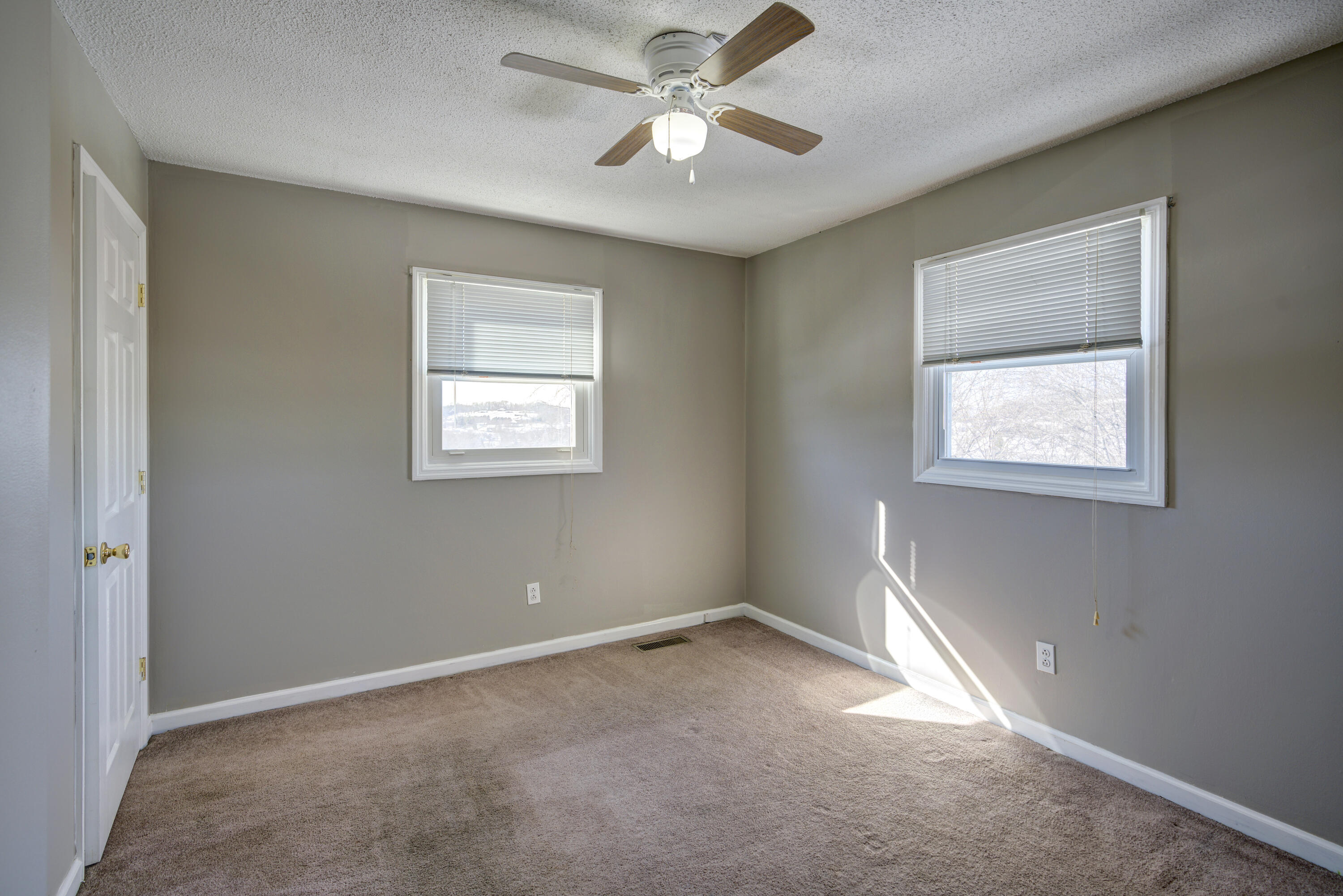 1500 Ben Gamble Road Jonesborough, TN 37659 - Photo 26 of 40 BEDROOM 2