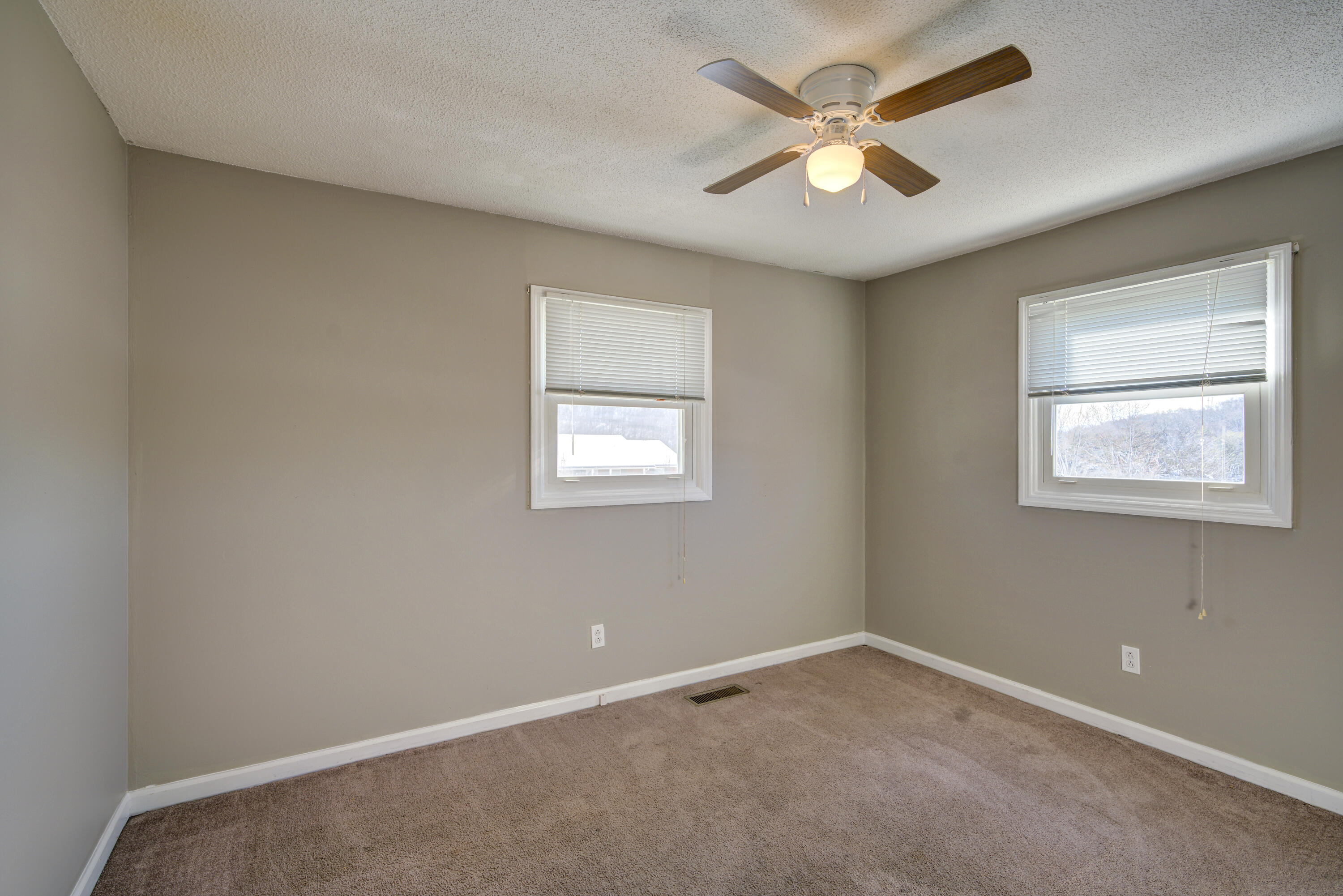 1500 Ben Gamble Road Jonesborough, TN 37659 - Photo 28 of 40 BEDROOM 3
