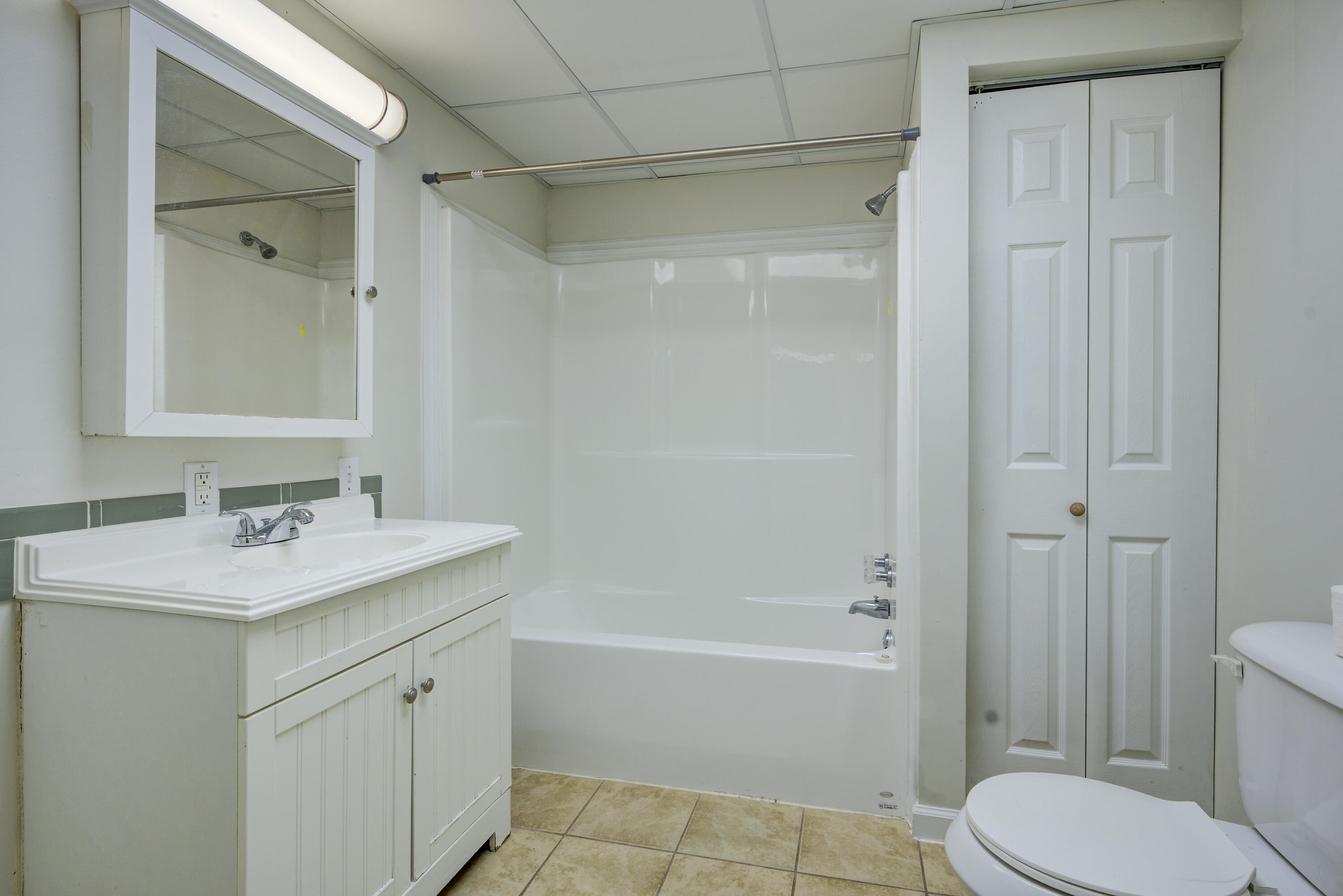 1500 Ben Gamble Road Jonesborough, TN 37659 - Photo 37 of 40 LARGE DOWNSTAIRS BATH
