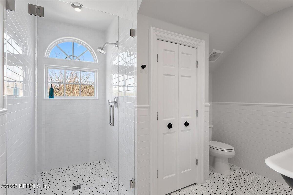 535 Lake Road Ponte Vedra Beach, FL 32082 - Photo 49 of 67 4rth Bathroom- ensuite