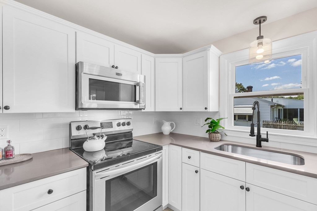 716 Parker Street Springfield, MA 01119 - Photo 4 of 29 Gallery Image 4