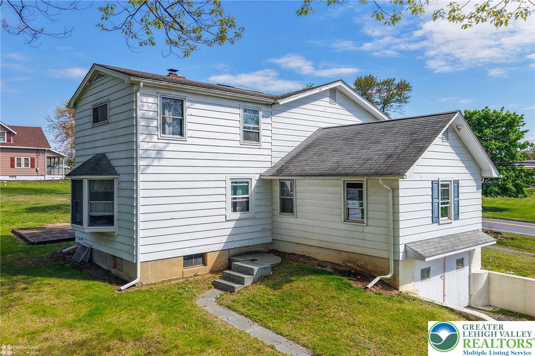 429 Monocacy Drive Bath, PA 18014 - Photo 4 of 61