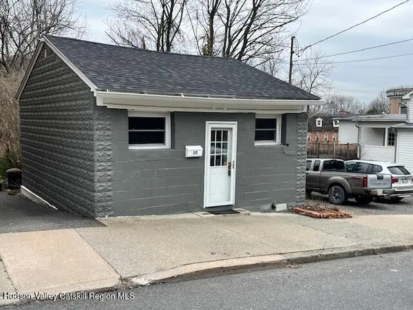 $1,500 | 10 Post Street, Kingston, NY 12401