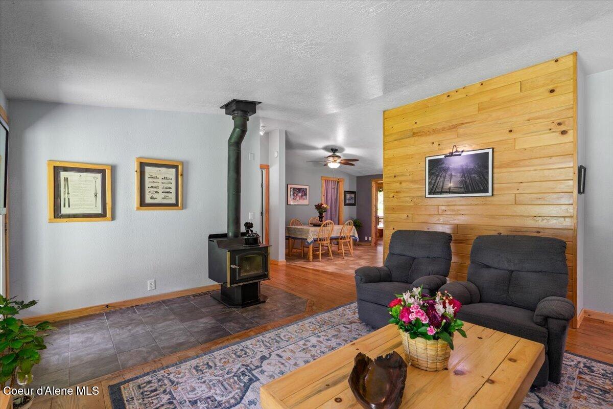 594 Hidden Valley Road Sandpoint, ID 83864 - Photo 9 of 44 017-Living Room