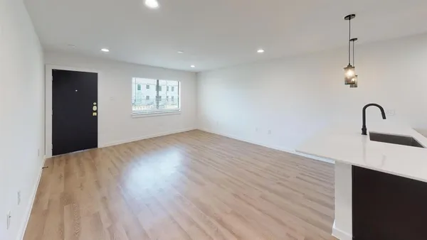 $7,500,000 | 5103-5111 Live Oak Street, Dallas, TX 75206