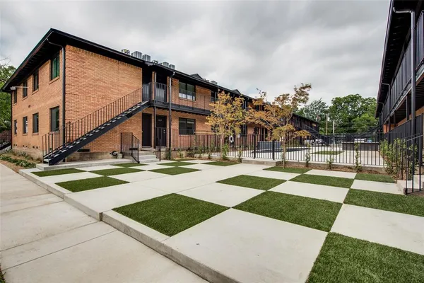 $7,500,000 | 5103-5111 Live Oak Street, Dallas, TX 75206