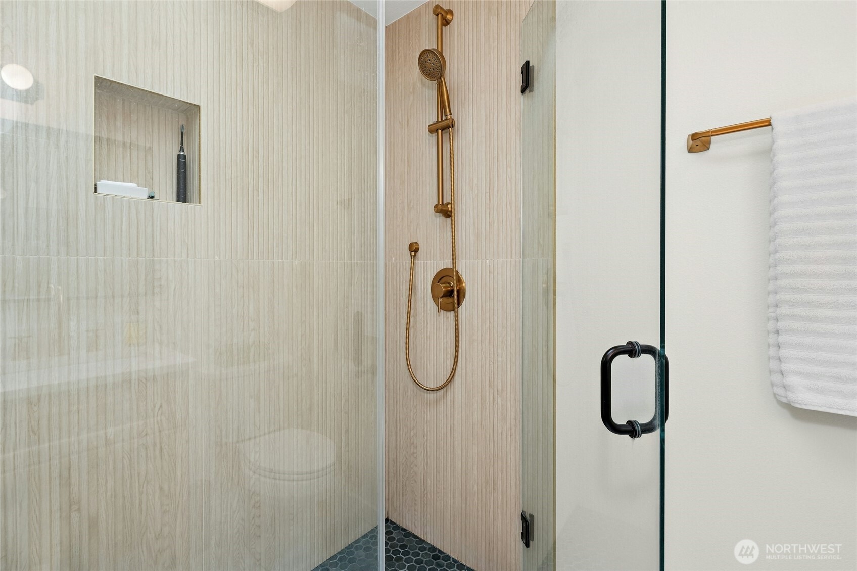 237 South 186th Street Burien, WA 98148 - Photo 14 of 39