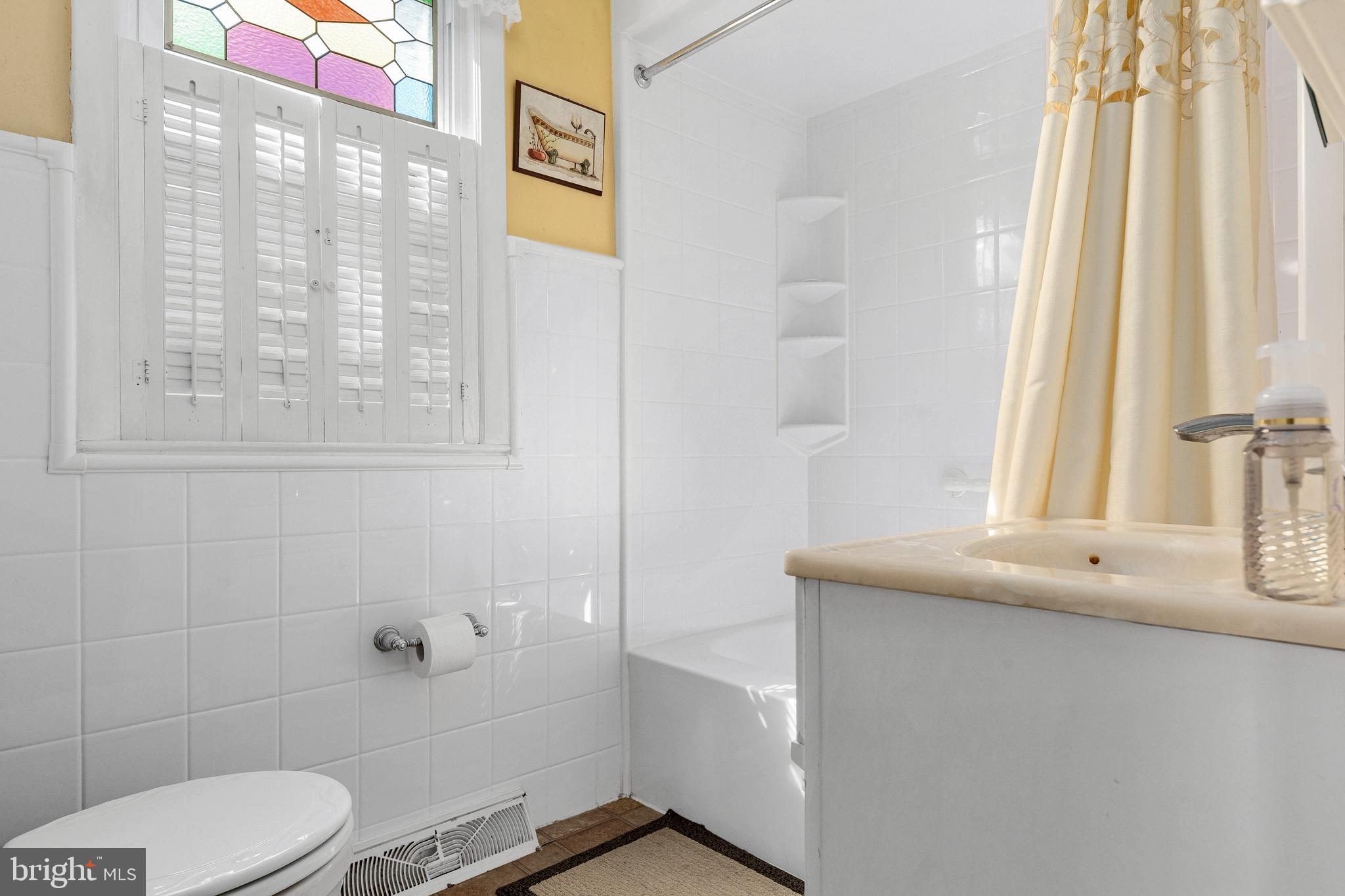451 West Walnut Road Vineland, NJ 08360 - Photo 15 of 34 Full Bathroom