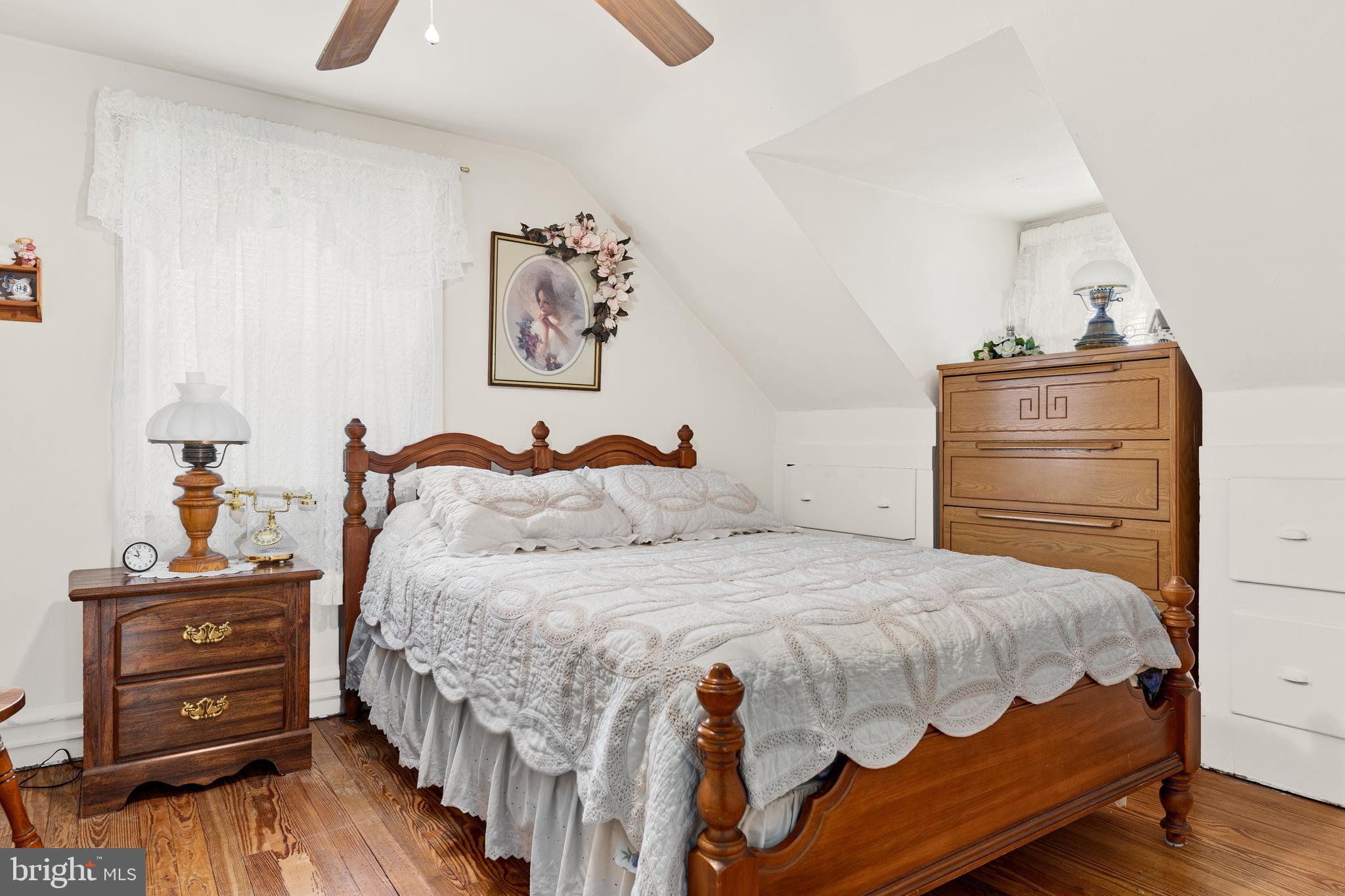 451 West Walnut Road Vineland, NJ 08360 - Photo 16 of 34 Upstairs Bedroom #1