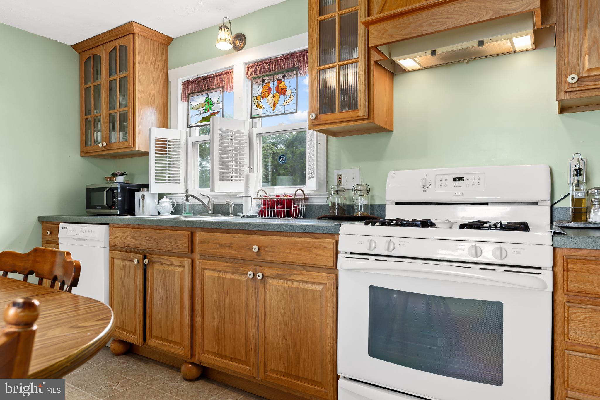 451 West Walnut Road Vineland, NJ 08360 - Photo 9 of 34 Freshly Remodeled Kitchen