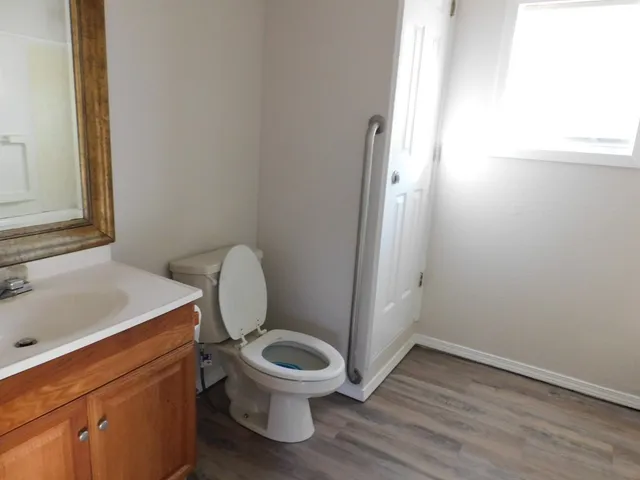 $1,250 | 1320 Green Street, Lockhart, TX 78644