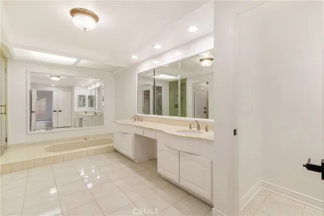 $2,380,000 | 19371 Woodlands Drive, Huntington Beach, CA 92648